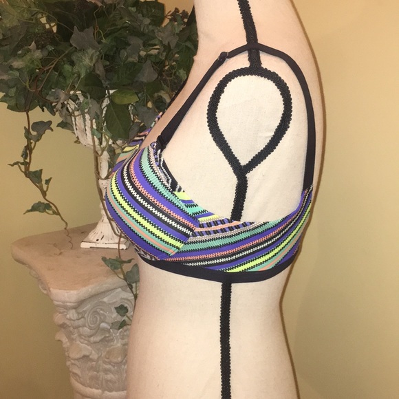 Victoria secrets sport bra - Picture 3 of 6